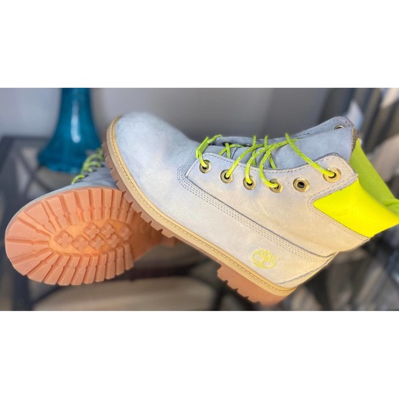 Safety Gray Timberlands| DTLR Exclusive Release ‘16. - Picture 1 of 5